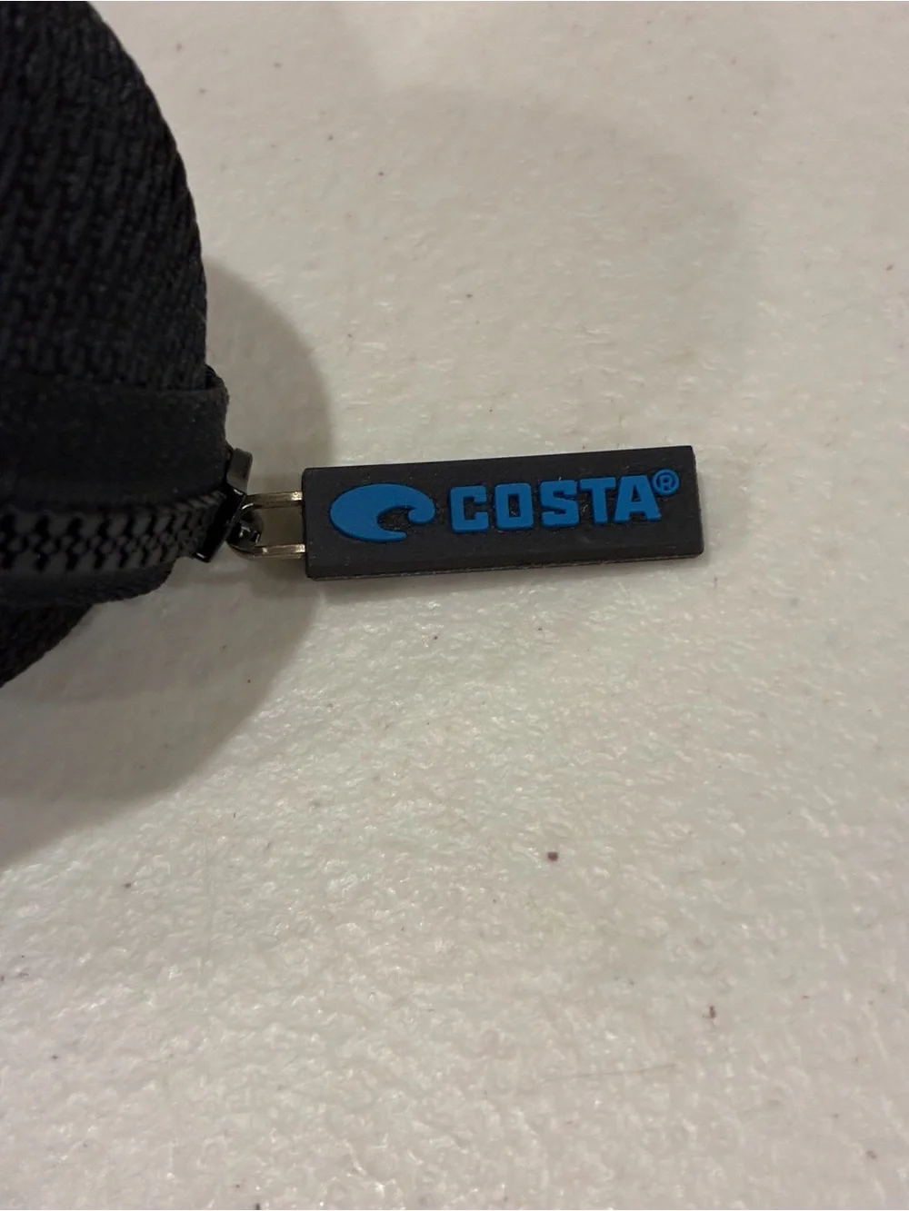 Costa Del Mar Black Hard Zipper Case for Glasses & Sunglasses